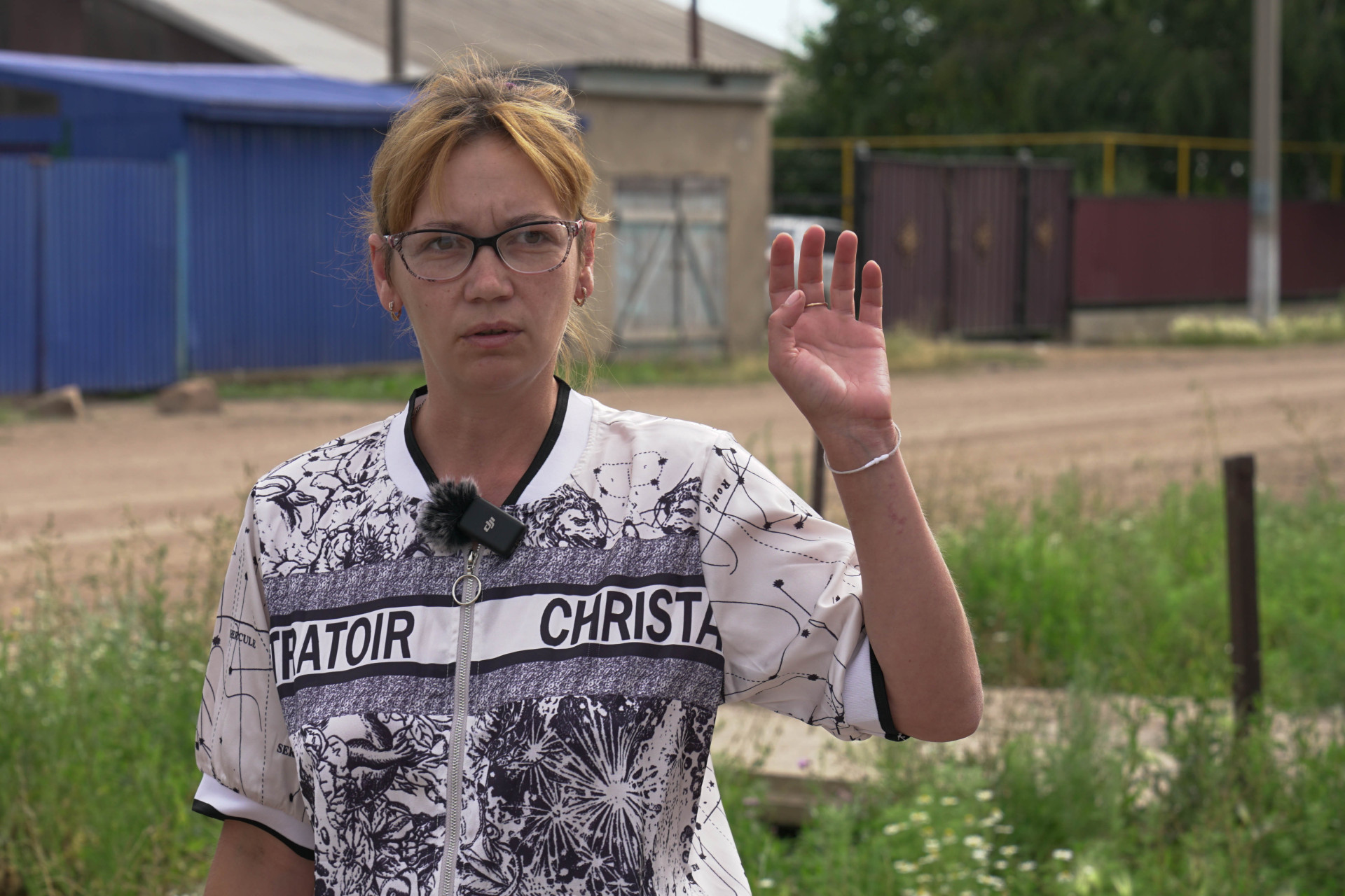 Оксана Малютина перечисляет сельские проблемы. Фото:©️ Tengrinews.kz / Маржан Куандыкова