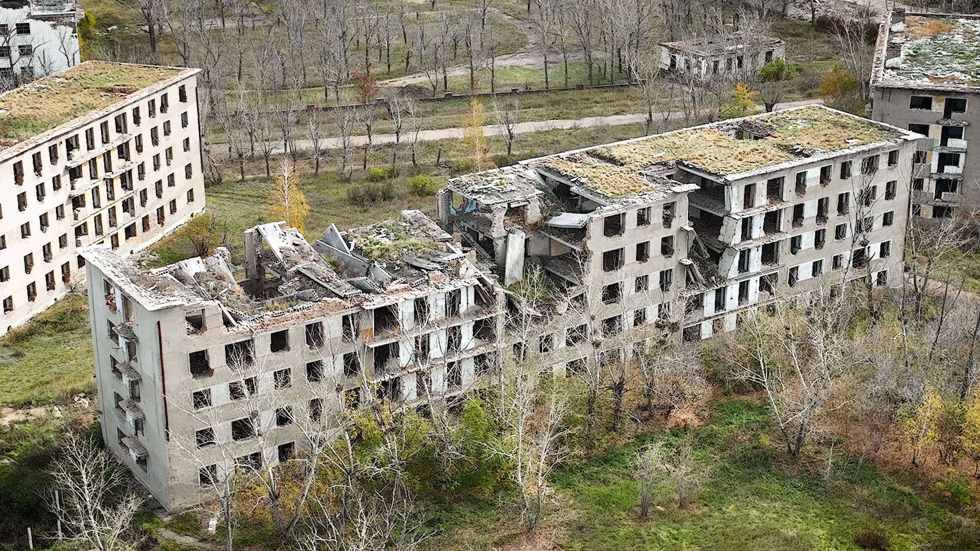 Брошенные пятиэтажки в Красногорском, вид с дрона