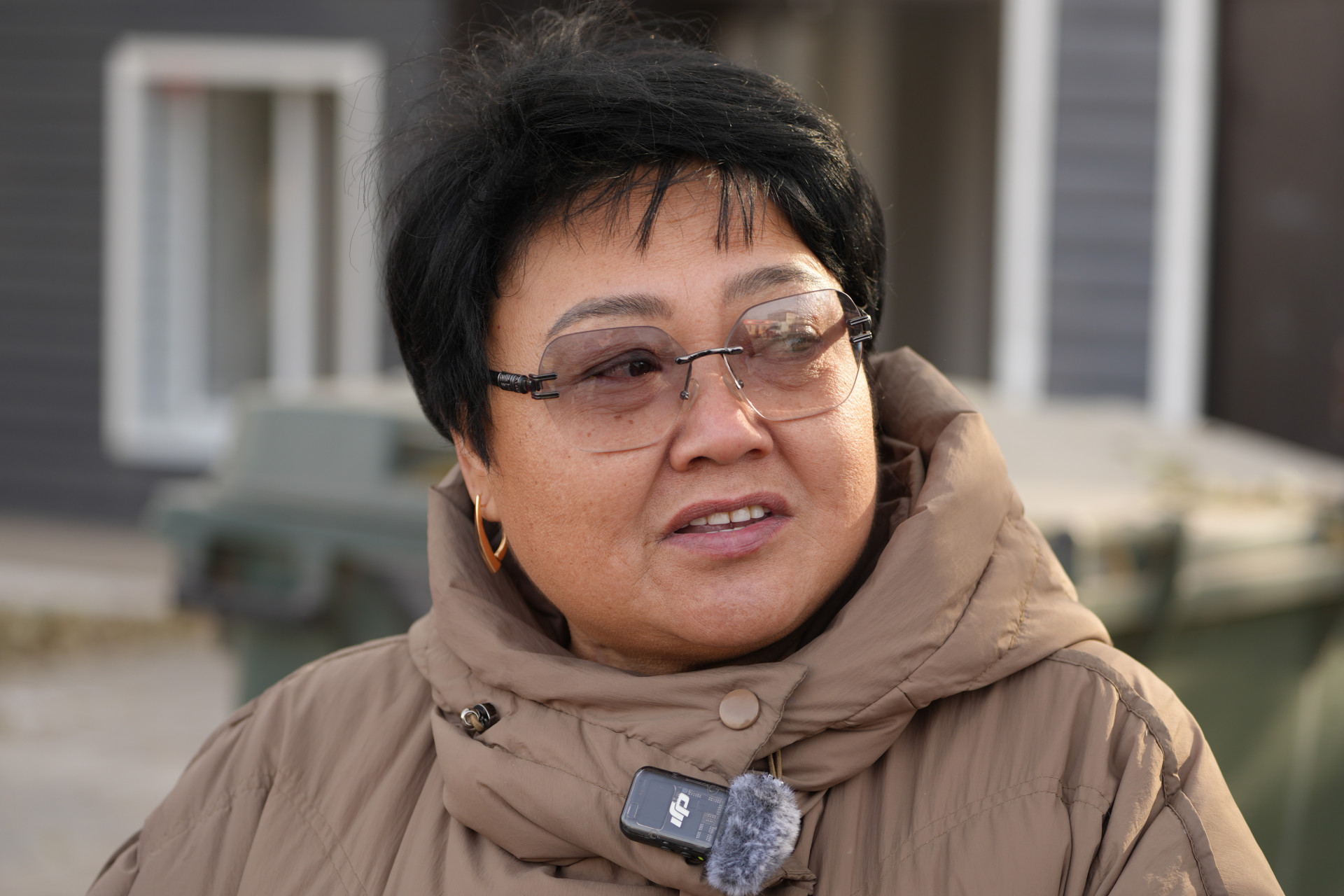 Жительница Кирпичного Карлыгаш. Фото: ©️ Tengrinews.kz / Маржан Куандыкова