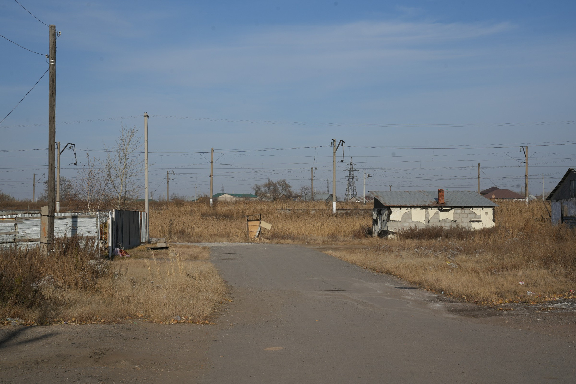 Улица и домик, район СМП, Астана 