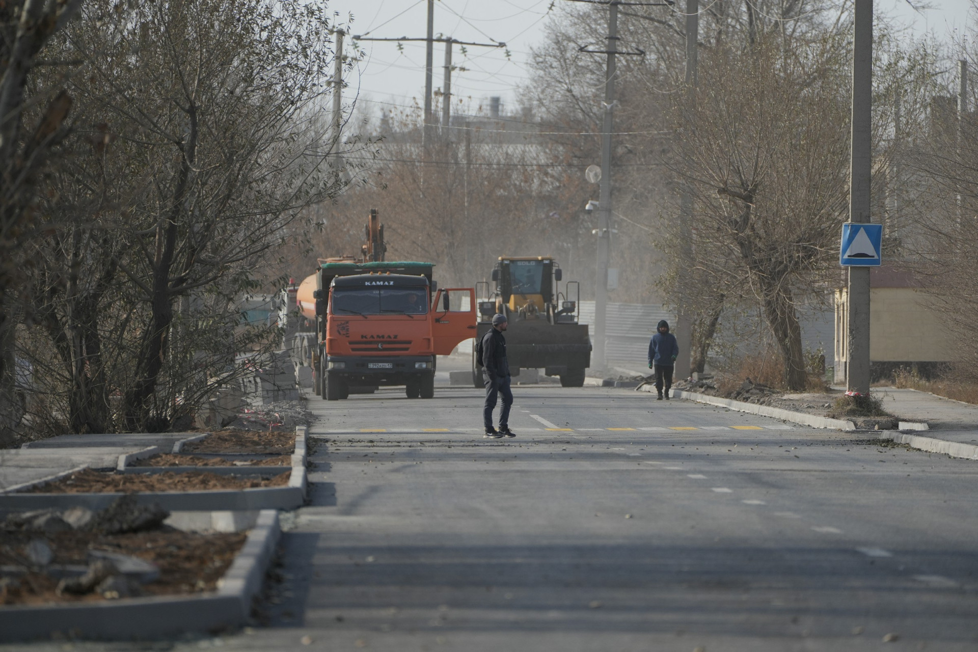 Камаз и другая техника в Кирпичном, Астана 