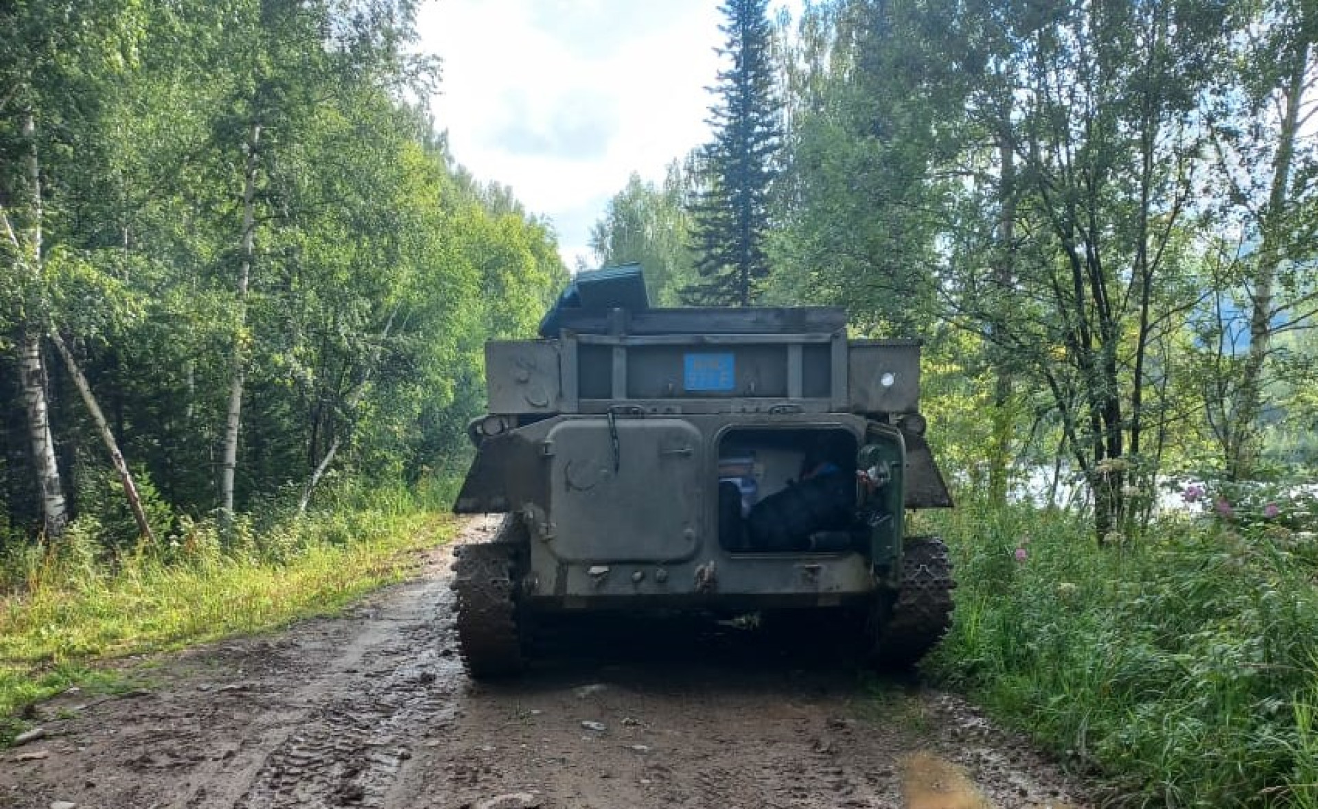 гусеничная машина охотников на бездорожье в ВКО