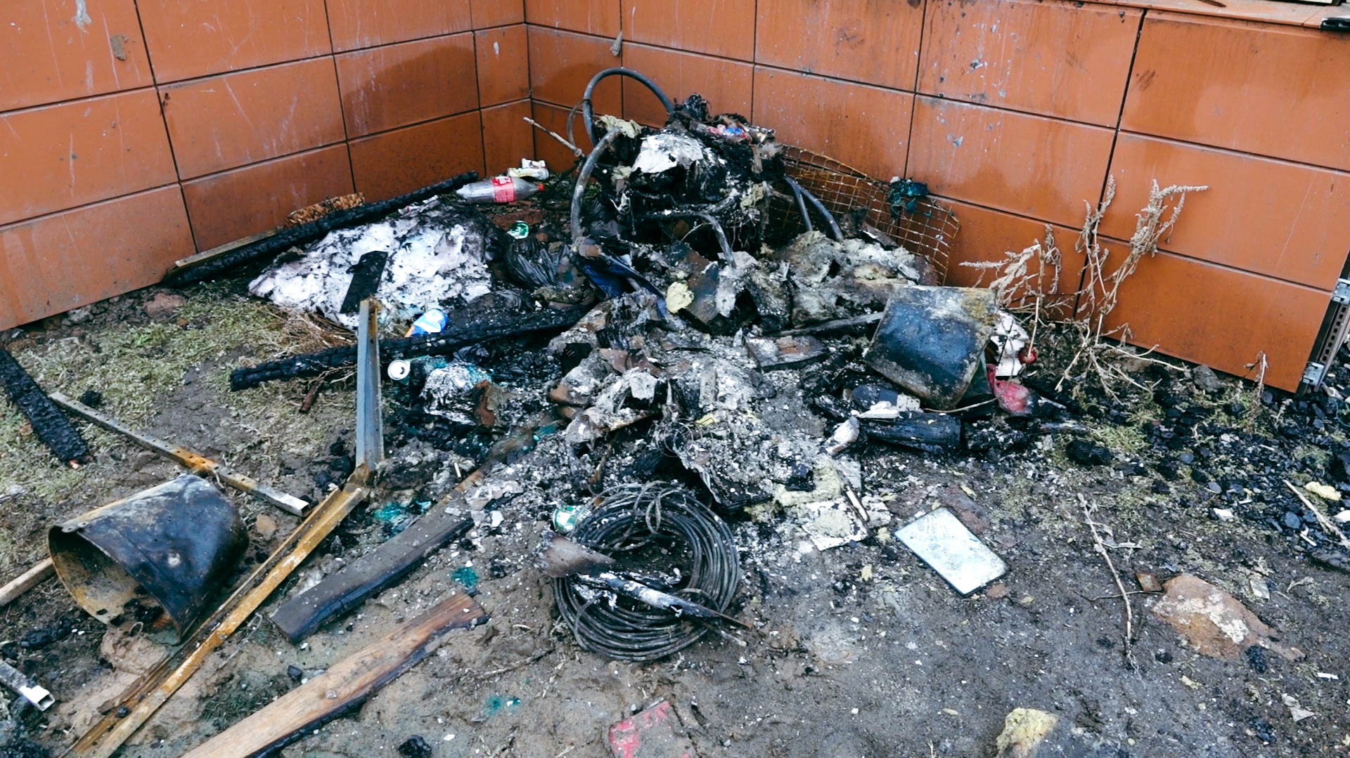 сгоревший дом в Коянды 