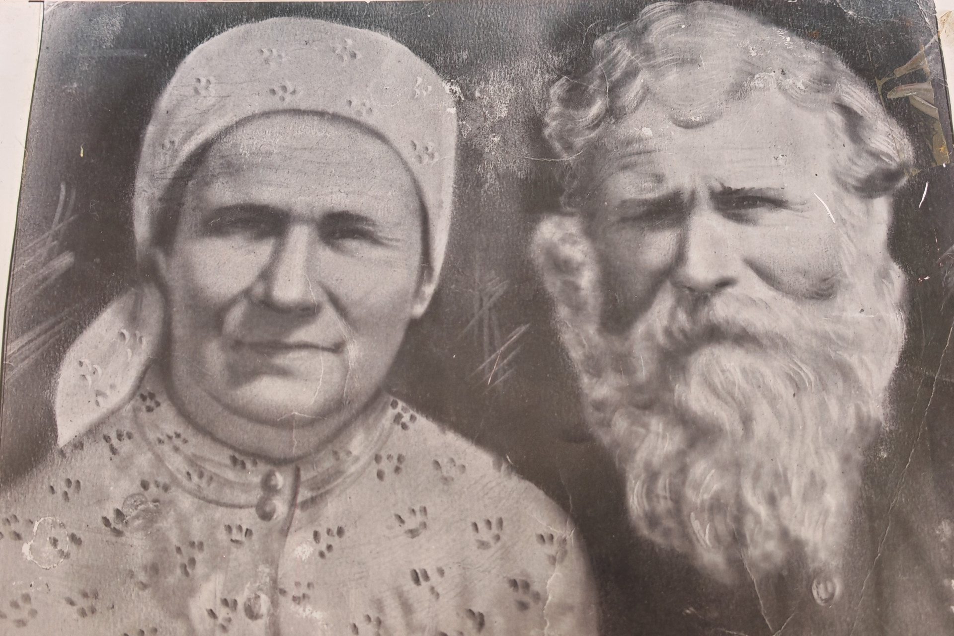 Бабушка и дедушка Артёма Гуслякова. Фото из семейного архива