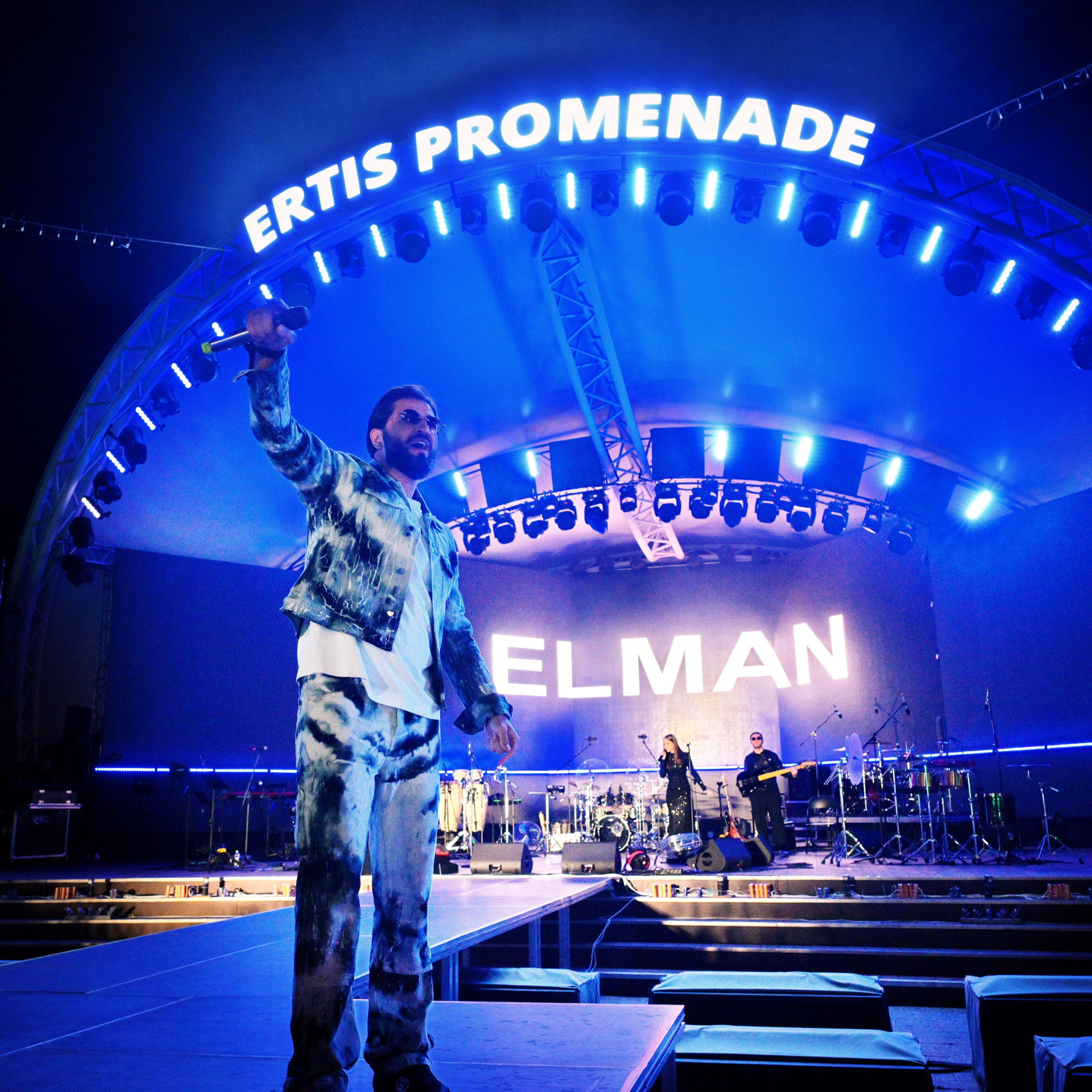 Porno tomosha qilayotgan ayollar toplami Mashinada jinsiy aloqa qichqiradi