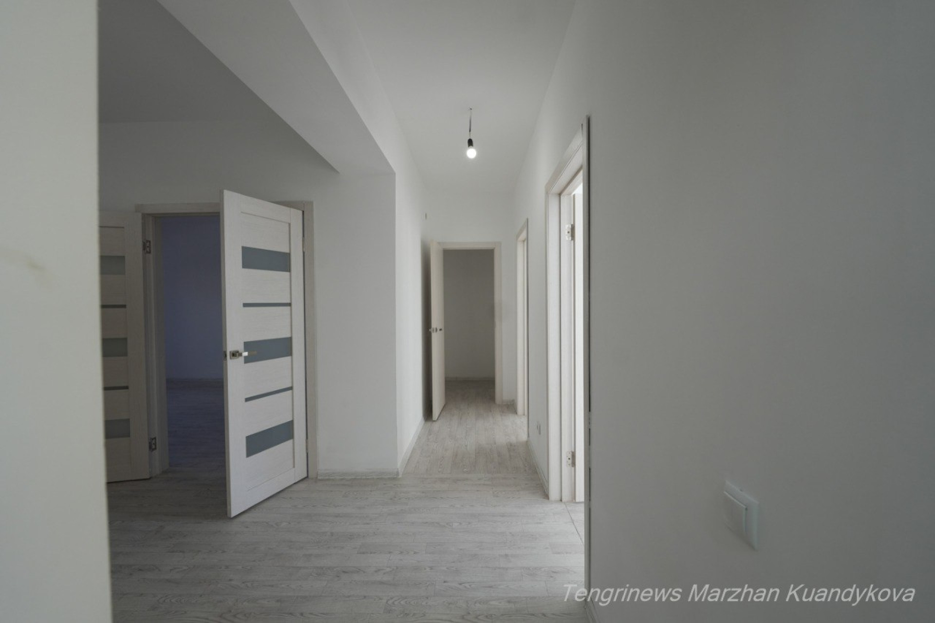 Так дом, построенный для переселения жителей Заречного в СКО, выглядит внутри.