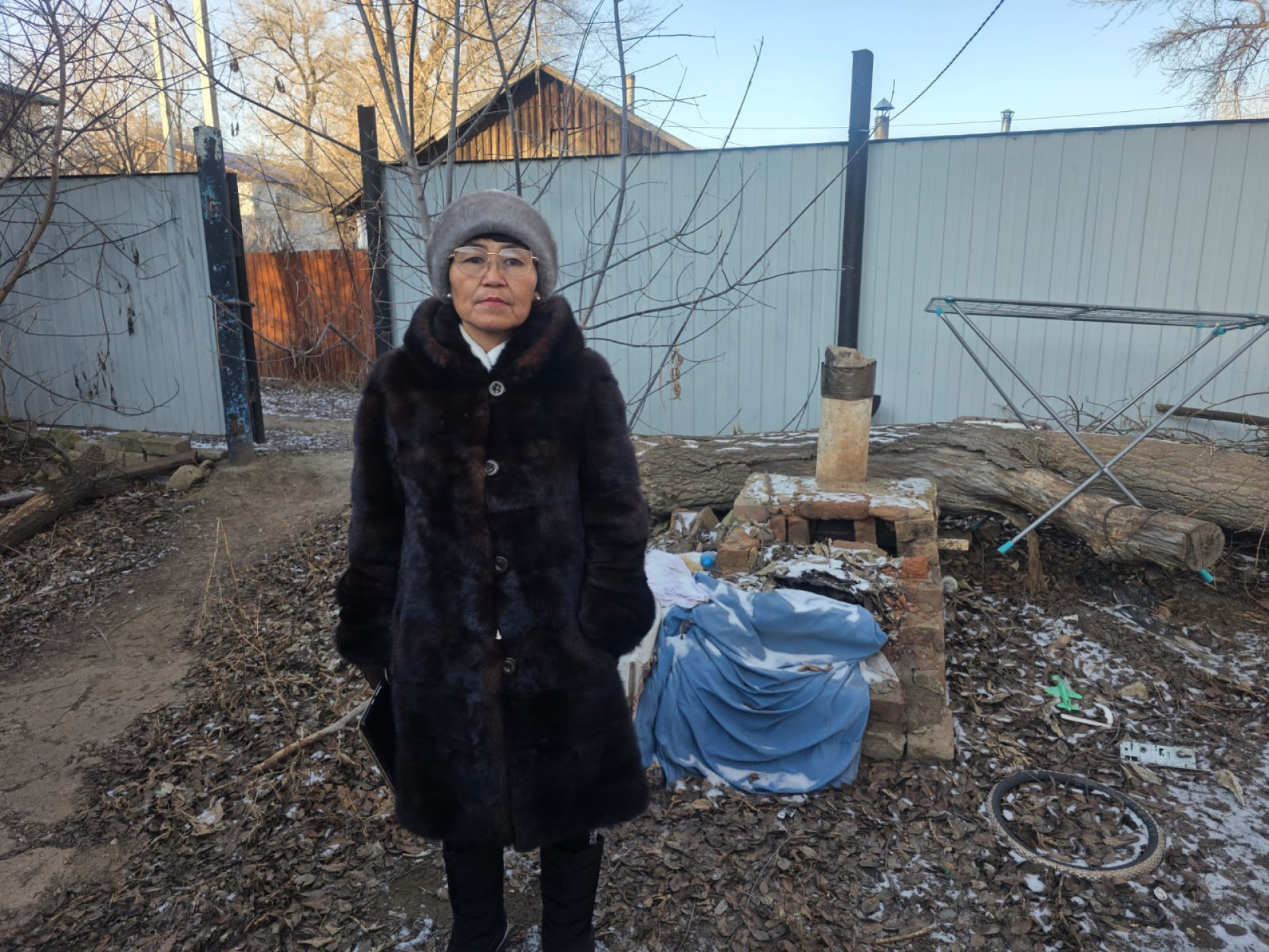 Жительница аварийного барака Баян Кумарова