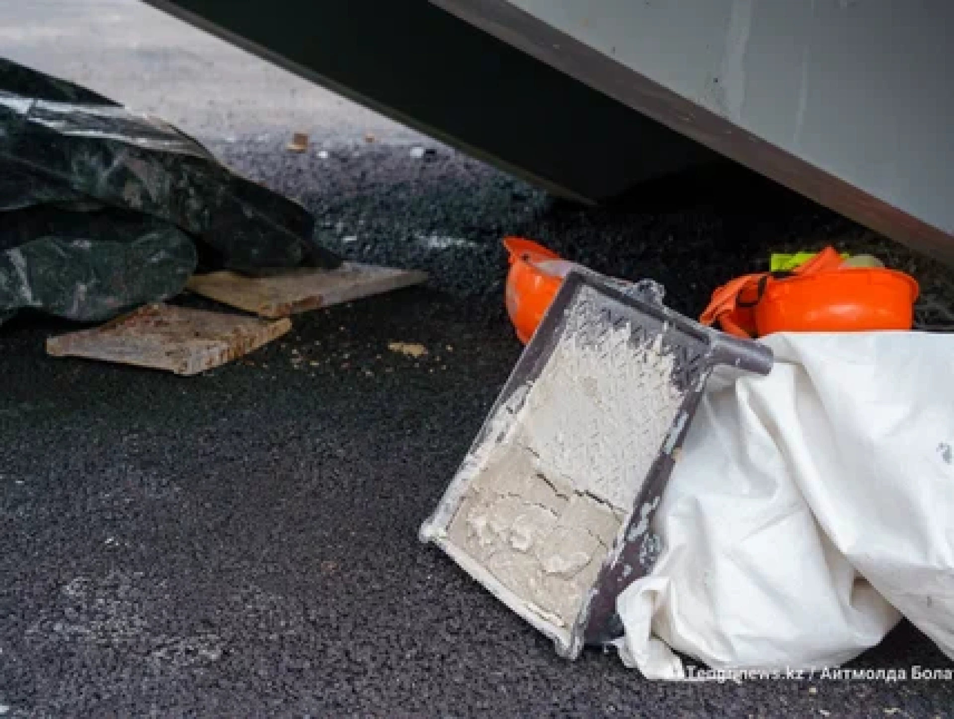 ремонт на надземном переходе в Алматы