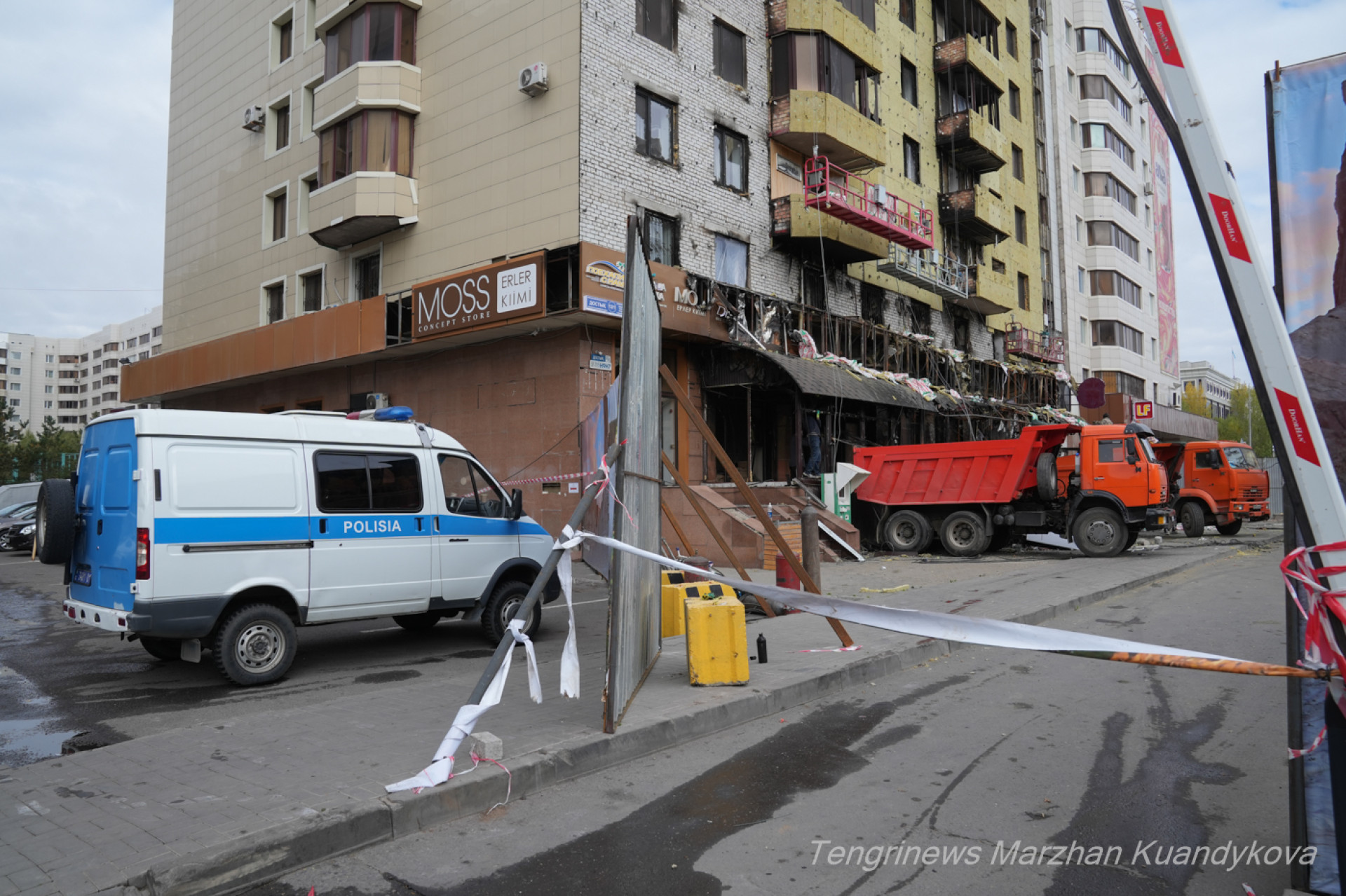 полицейский микроавтобус