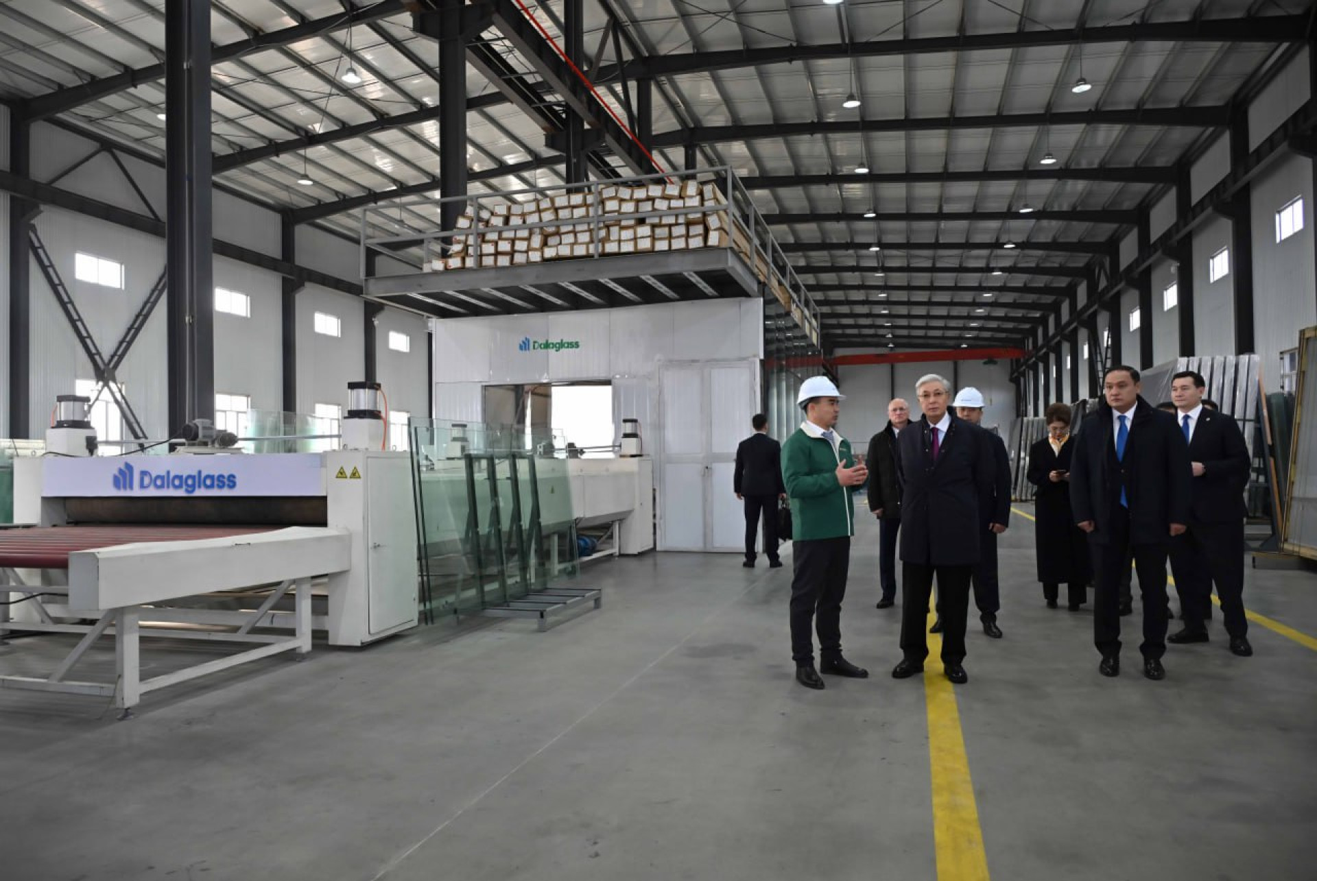 Токаев на предприятии Dala Glass