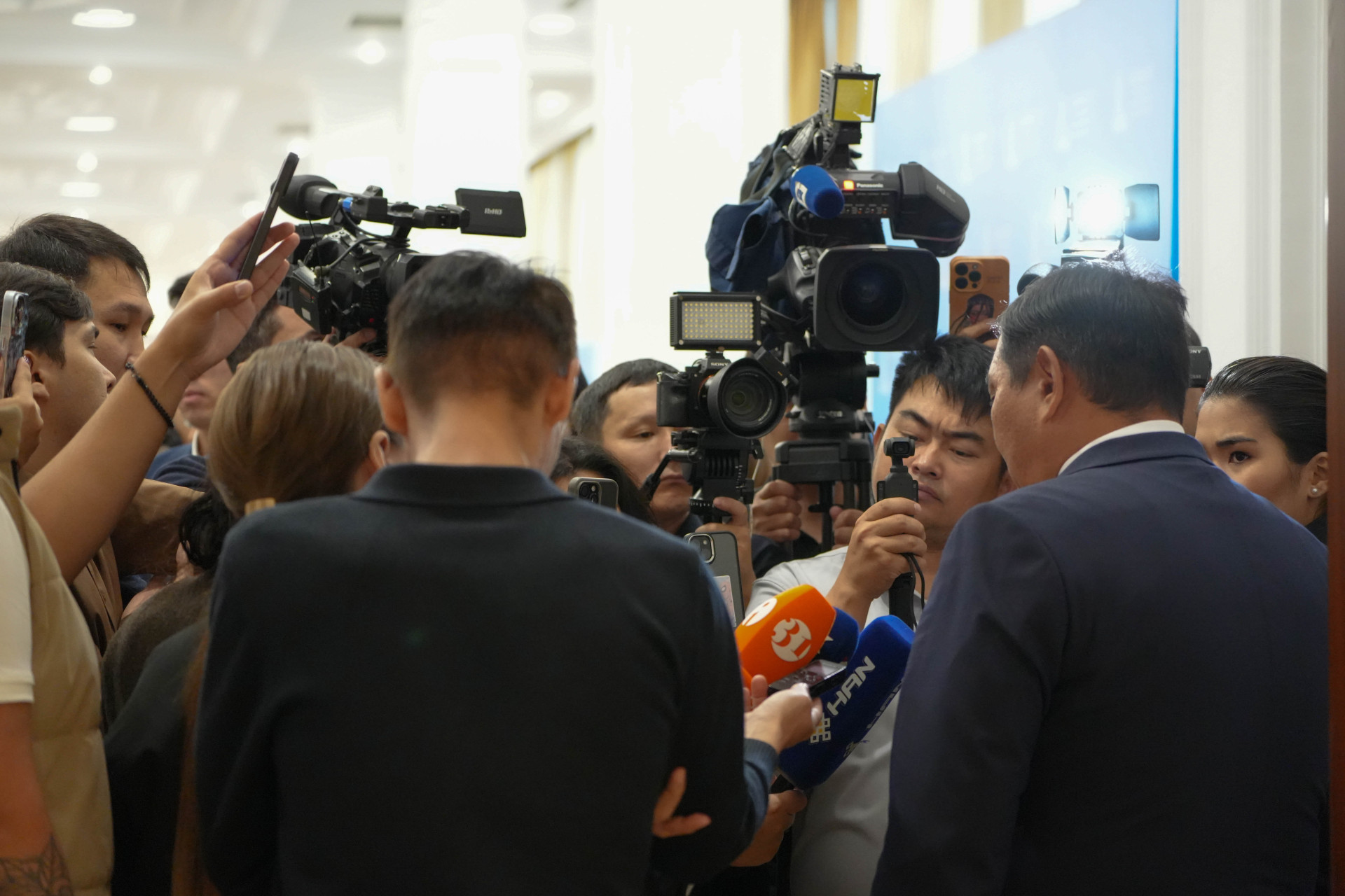 депутат Базарбек