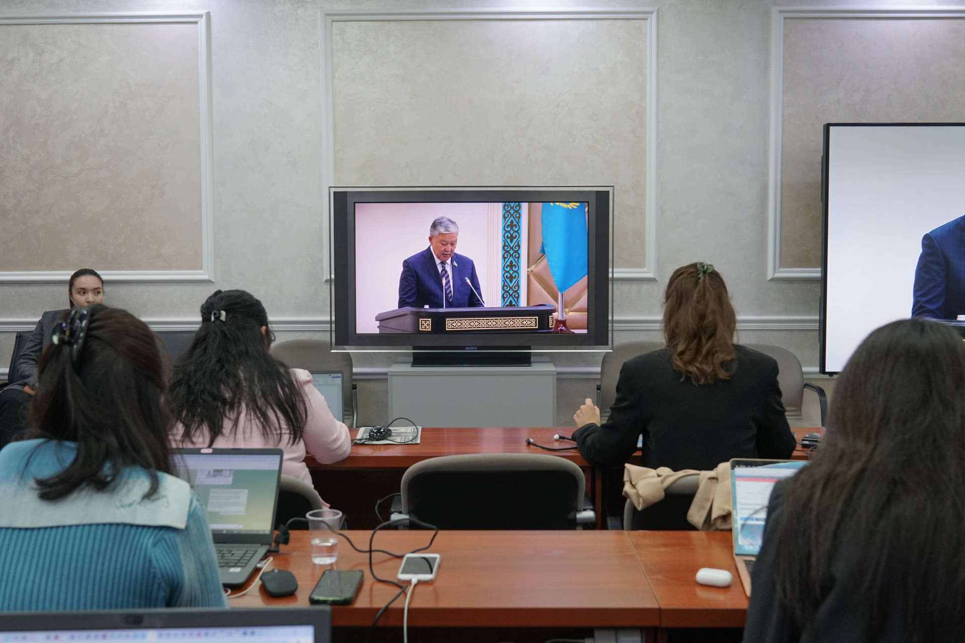 заседание сената