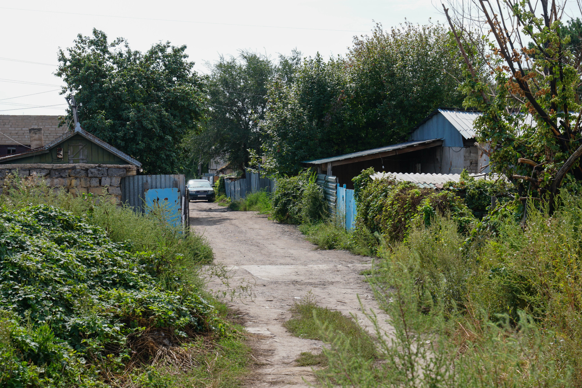 Улица со старыми дачами, остров "Тайвань", Астана