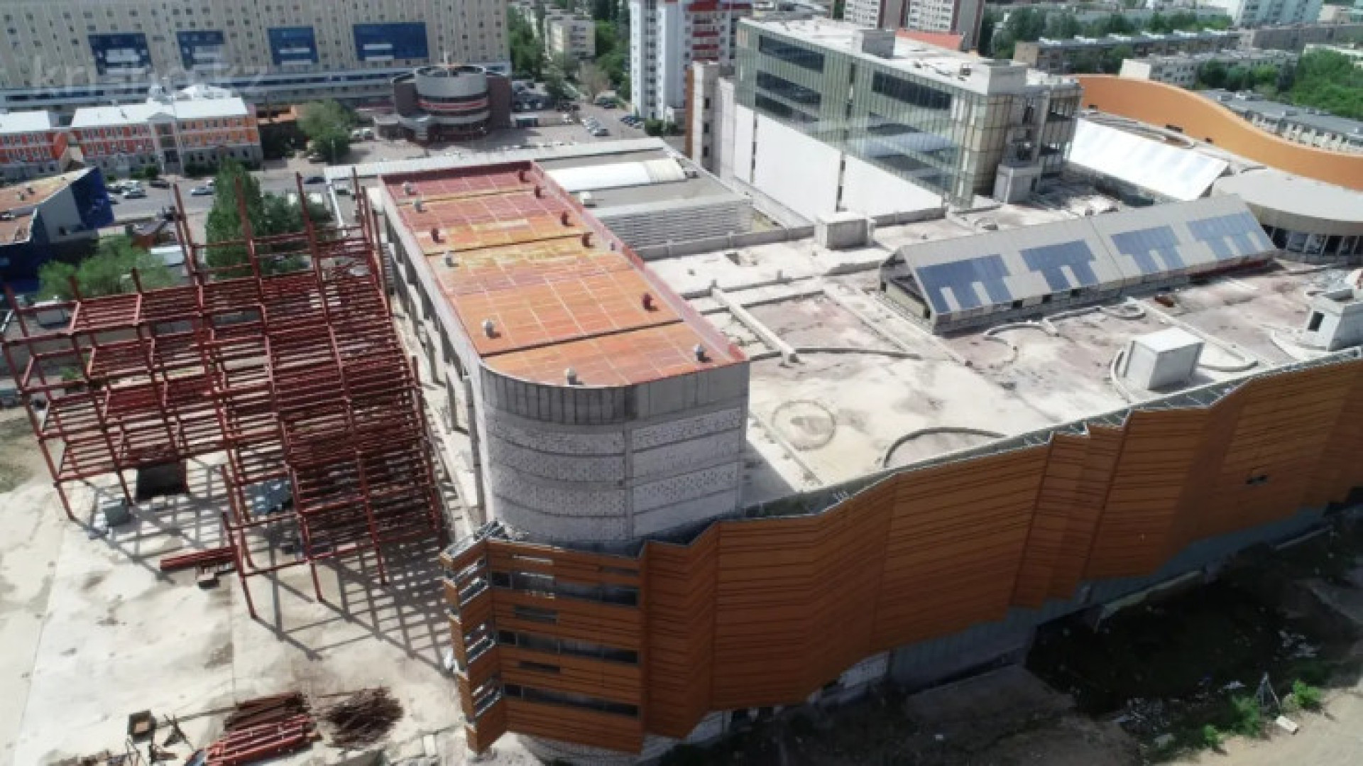 ТРЦ на республике в Астане