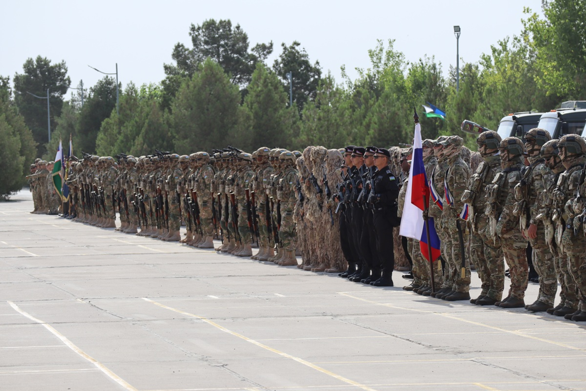 Военнослужащие 201-й российской военной базы на учениях в горной местности Таджикистана