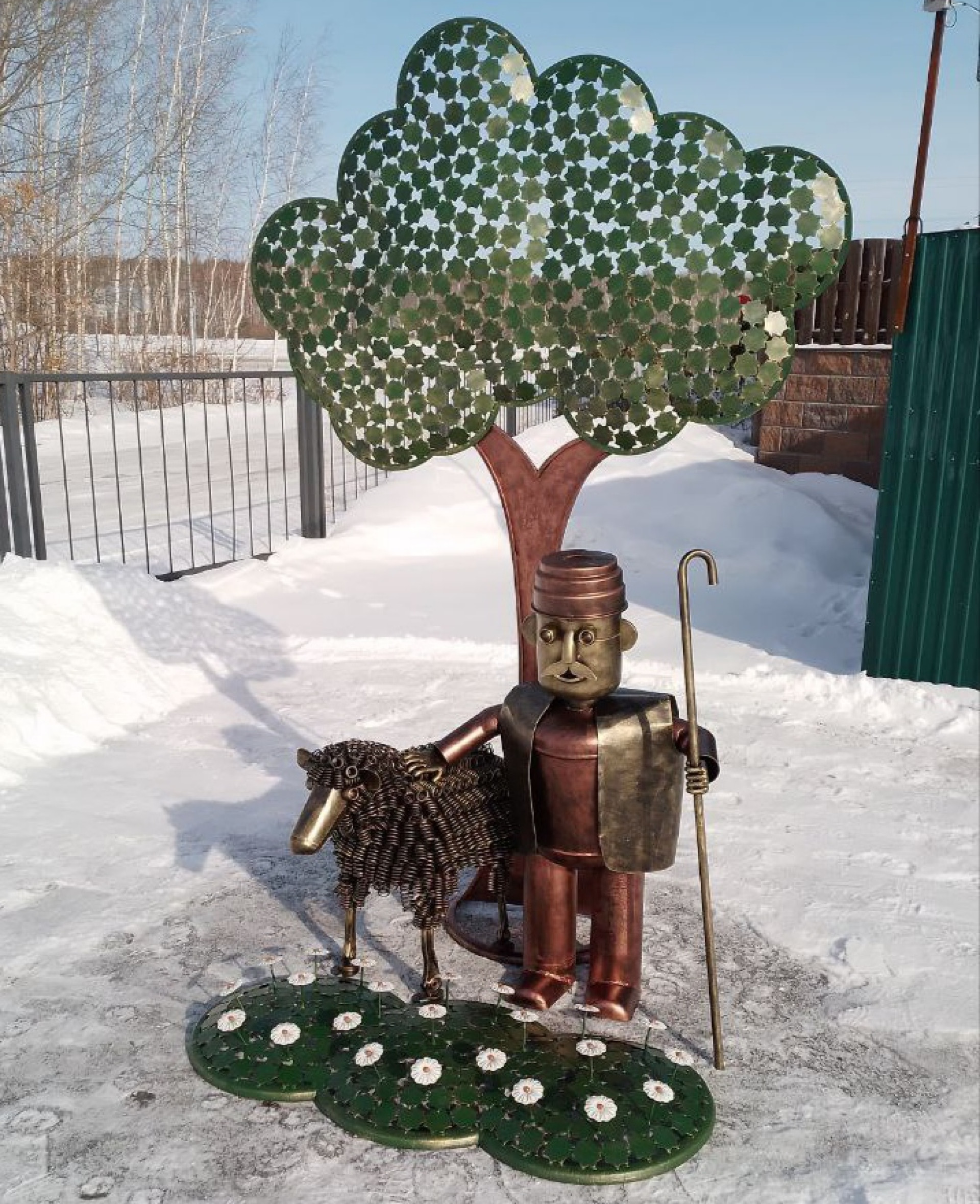 Скульптура чабана с овечкой из металлолома. Автор: Тимур Кенжибаев 