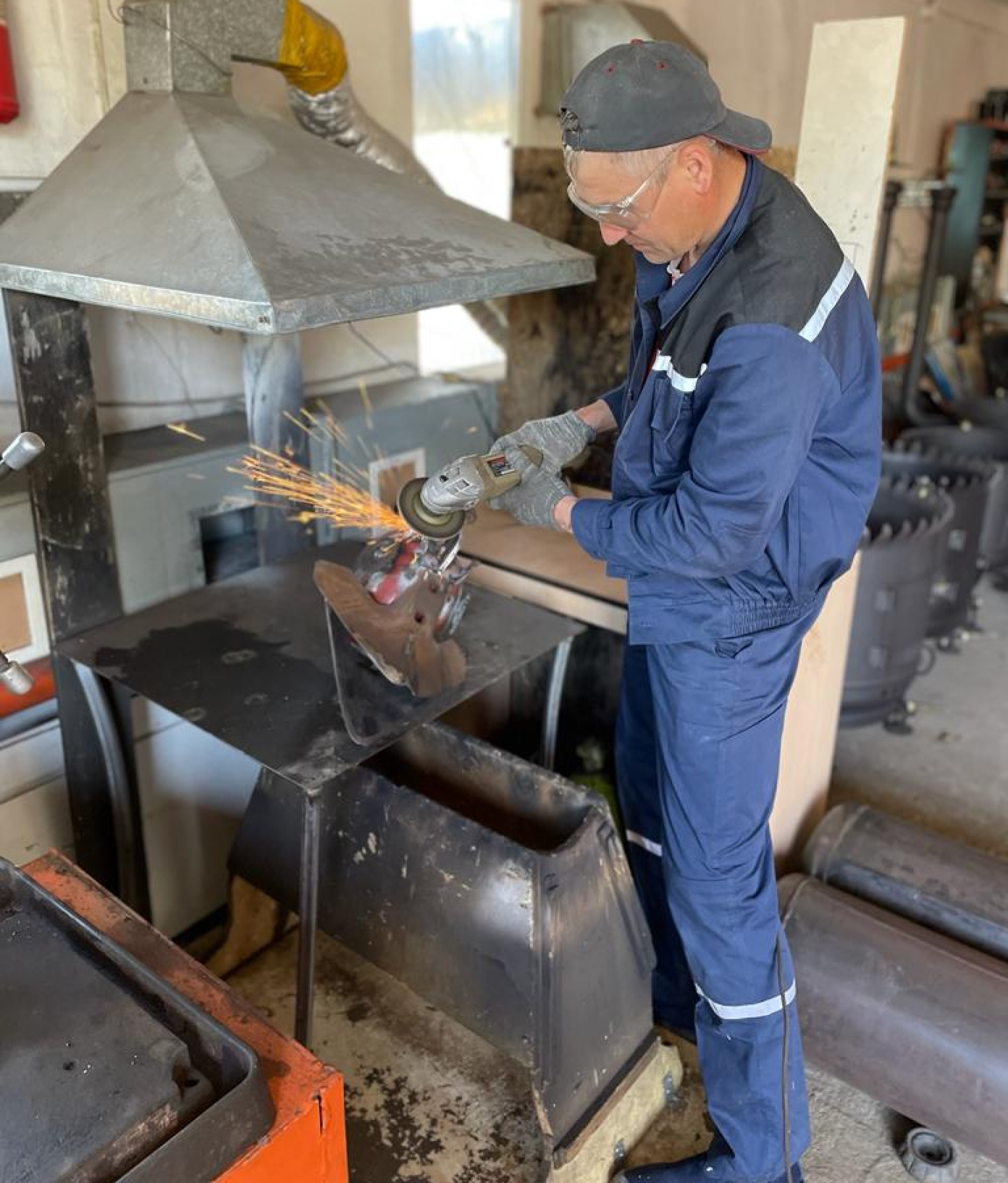 Тимур Кенжибаев за работой