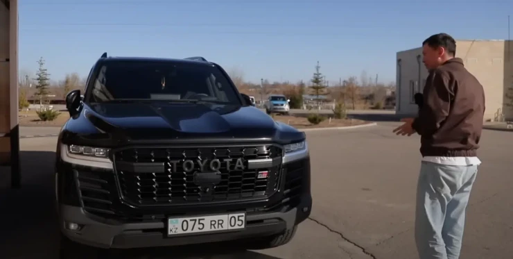 Как акимату "подарили" люксовые авто за 90 миллионов тенге