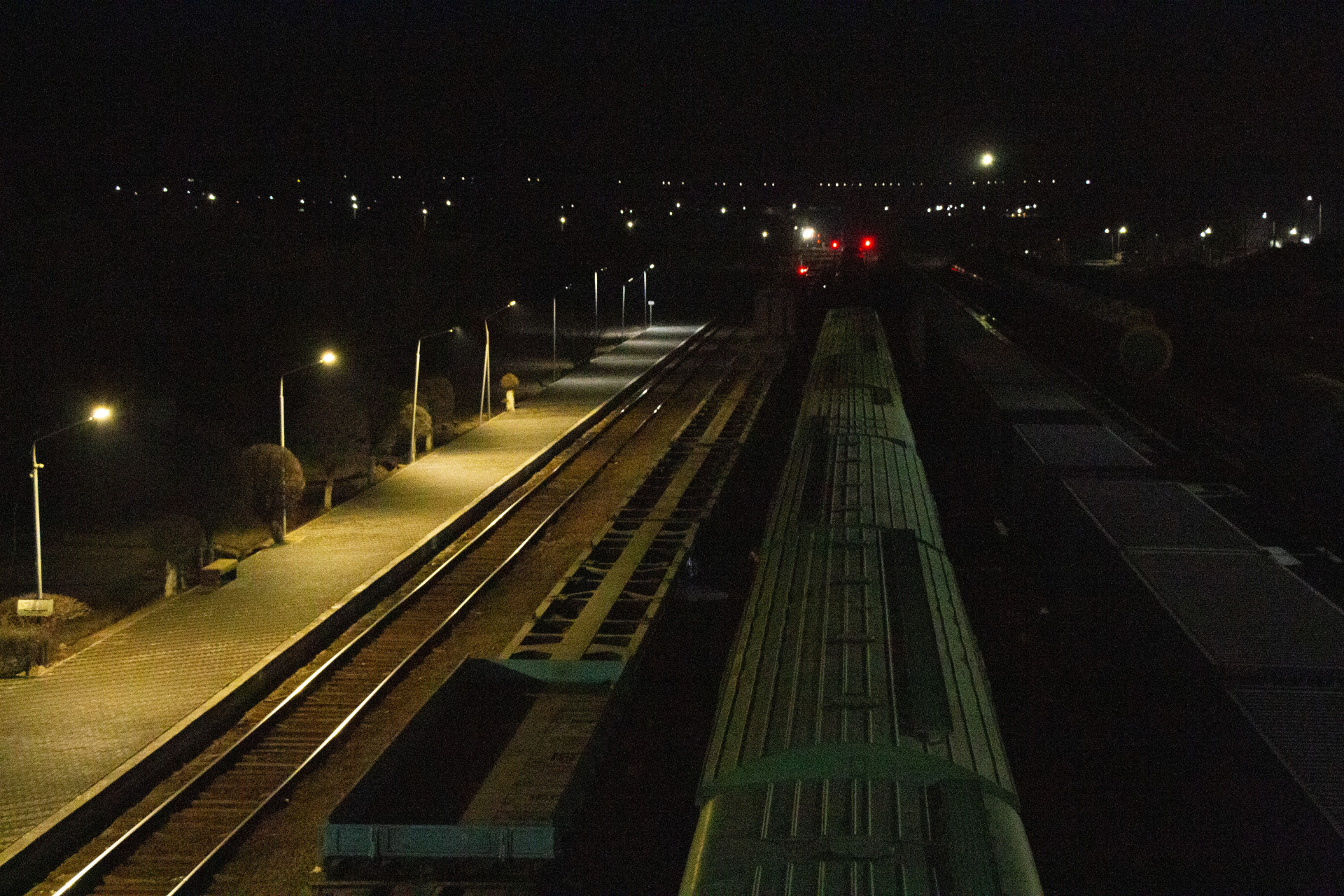 Перрон на вокзале, Конаев, вид сверху