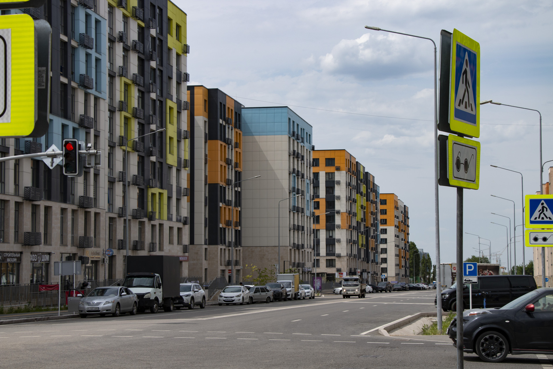 Плотная многоэтажная застройка в Наурбайском районе