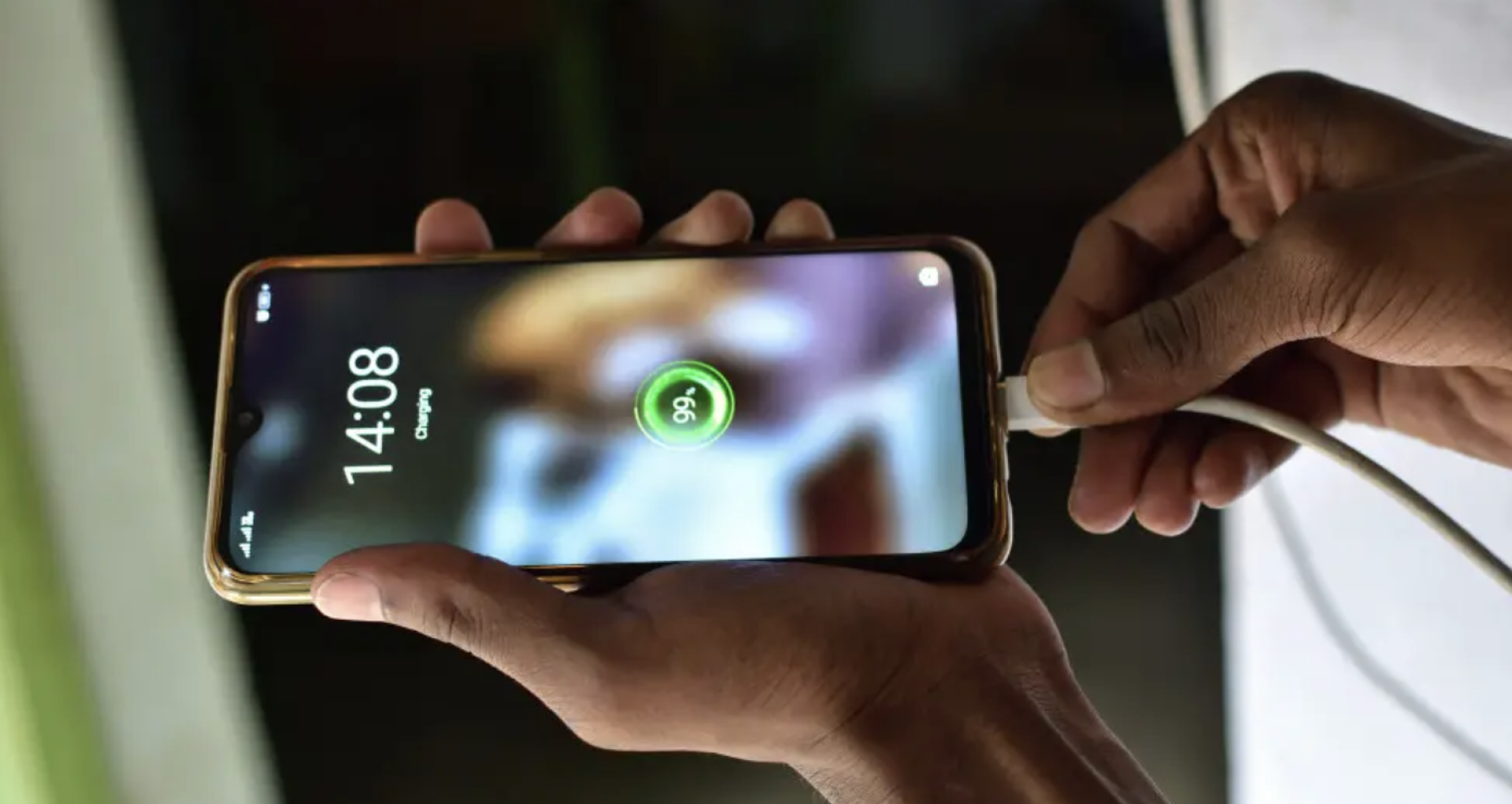 разряженный телефон