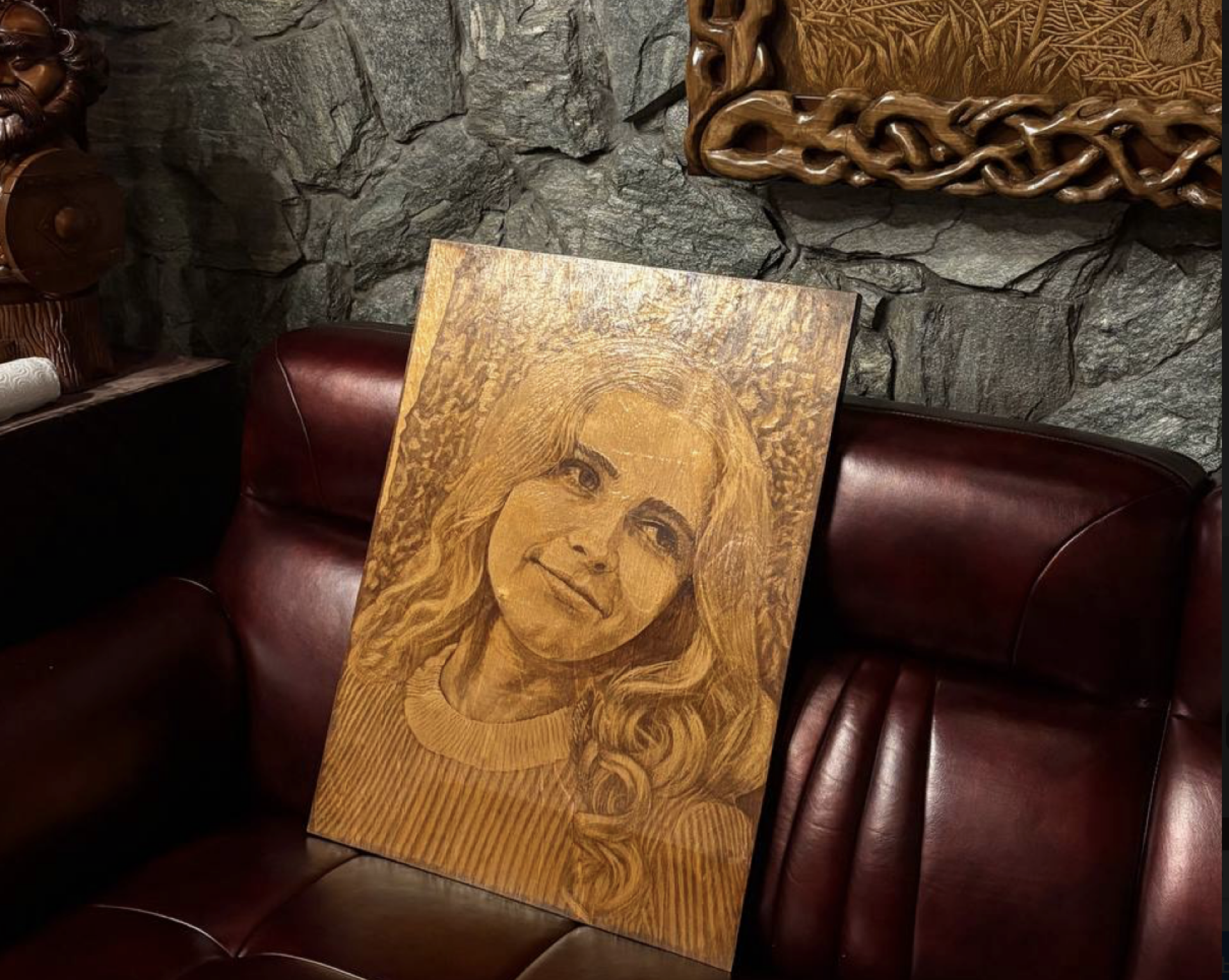 Портрет супруги Юрия Костанянца. Дом-музей со скульптурами из дерева в Усть-Каменогорске